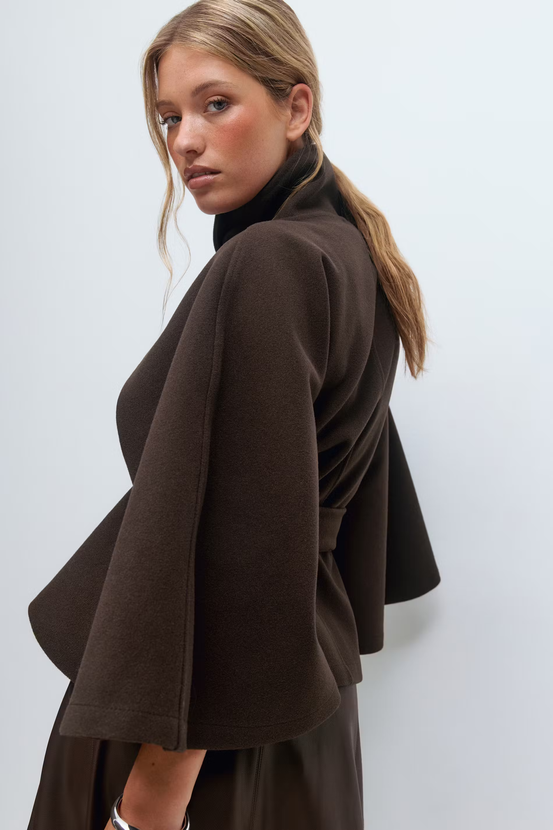Lorenza – stylowy płaszcz w kolorze brązowym