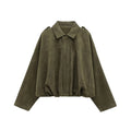 Zamszowa kurtka Valeria w kolorze khaki (groen) na modelce