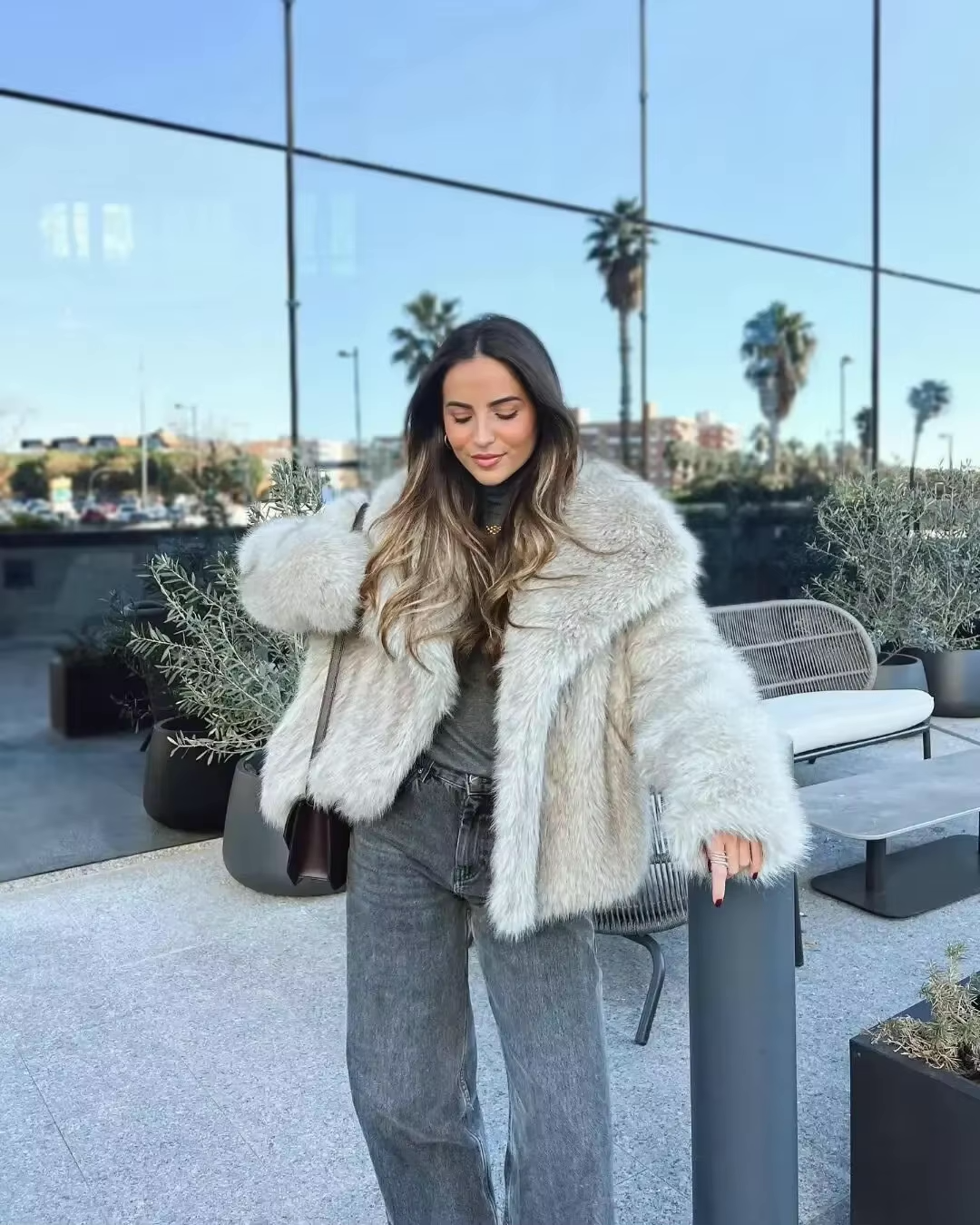 Płaszcz VelvetFur Luxe w kolorze beżowym