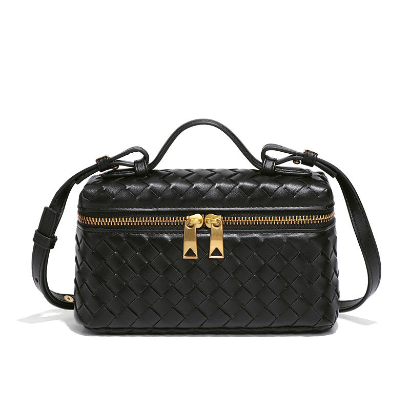 Pleciona torebka crossbody Tara w kolorze czarnym