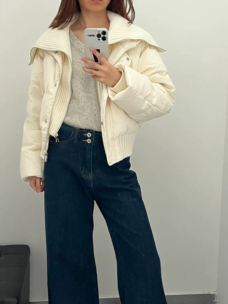 Modelka w kurtce Alvéra białej